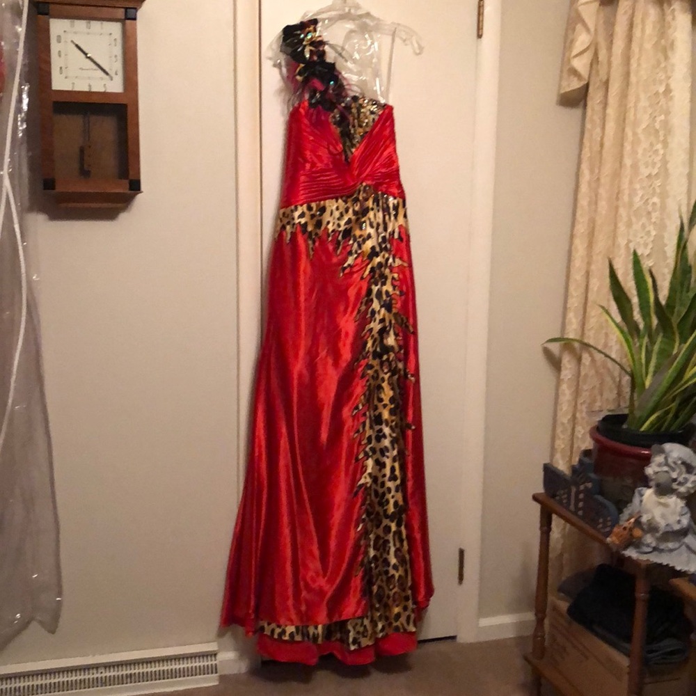 Red Animal Delight 🐯